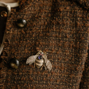 aq14 alfiler abejorro