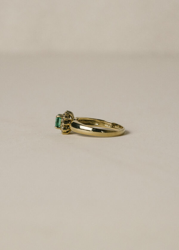 sortija-oro-amarillo-18k-diamantes-esmeralda-colombiana-pedida (2) aq10 roseta esmeralda