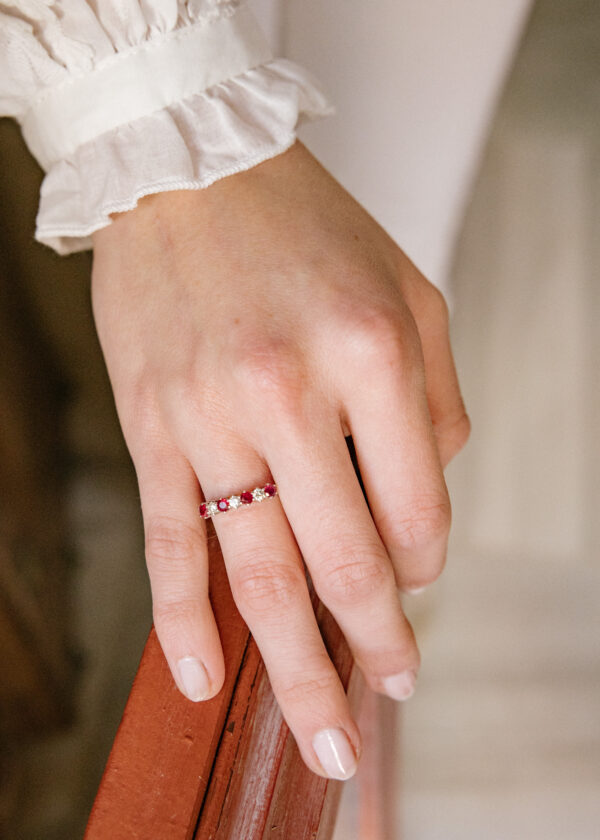 sortija-septillo-oro-amarillo-18k-diamantes-rubis jf7 septillo rubís y diamantes