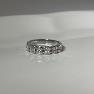 sortija cintillo diamantes