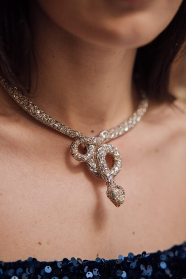 Gargantilla-serpiente-oro-plata-vintage-diamantes-tsavoritas gargantilla serpiente diamantes
