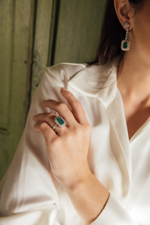 pendientes-paladio-esmeralda-diamantes-años-80-largos-rosetones-sortija sortija vintage esmeralda