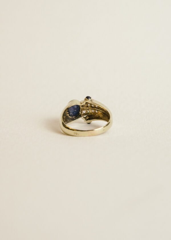 sortija-oro-amarillo-18k-diamantes.zafiro-cabujon sortija retro zafiro